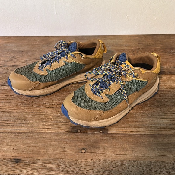 North Face Low Hikers - Picture 3 of 4